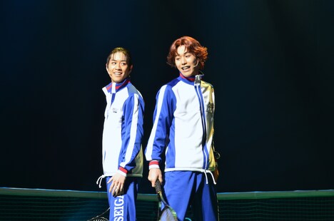 通し稽古より、石田隼演じる大石秀一郎と本田礼生演じる菊丸英二のゴールデン・ペア。