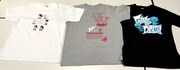 左から「恋するお姫様Tシャツ」「プテラノドンましまろTシャツ」「『NOT LIVES』Tシャツ」。