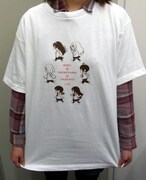 「僕はお姫様になれない」に登場するお姫様たちがキュートに描かれた「恋するお姫様Tシャツ」。