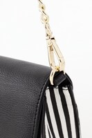 平和島静雄モデルのバッグ (c)2014 成田良悟/KADOKAWAアスキー・メディアワークス刊/池袋ダラーズ