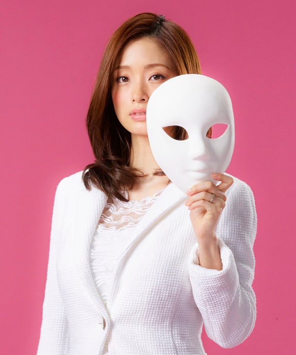 アイムホーム で主人公の妻 家路恵役を演じる上戸彩 画像ギャラリー 1 1 コミックナタリー