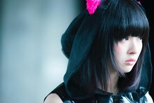 「世界の終わりのいずこねこ」ロゴ場面写真。