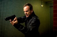 「24-TWENTY FOUR- リブ・アナザー・デイ」より。