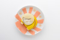 海老ニラ餃子とイモ餅、パン生地を華麗に組み合わせた「パタリロのクックロビン餃子」。830円。(c)HAKUSENSHA, all rights reserved.　(c)MINEO MAYA/HAKUSENSHA　