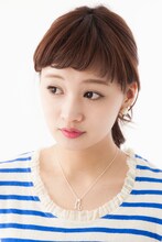 「1」と「6」を組み合わせたネックレスの着用例。(c)寺嶋裕二・講談社/2014「ダイヤのA」製作委員会・テレビ東京