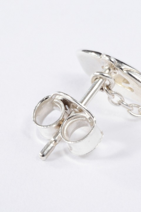 御幸一也モデルのピアス。(c)寺嶋裕二・講談社/2014「ダイヤのA」製作委員会・テレビ東京