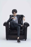 キャンペーンで当たるリヴァイのフィギュア。(c)諫山創・講談社/「進撃の巨人」製作委員会