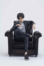 キャンペーンで当たるリヴァイのフィギュア。(c)諫山創・講談社/「進撃の巨人」製作委員会