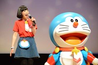 ドラえもん役の水田わさび。