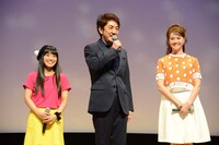 （左から）miwa、市村正親、観月ありさ。