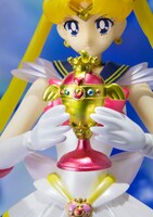 「S.H.Figuarts スーパーセーラームーン」(c)武内直子・PNP・東映アニメーション