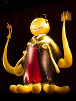 会場に設置された6mを超える殺せんせーのバルーン。