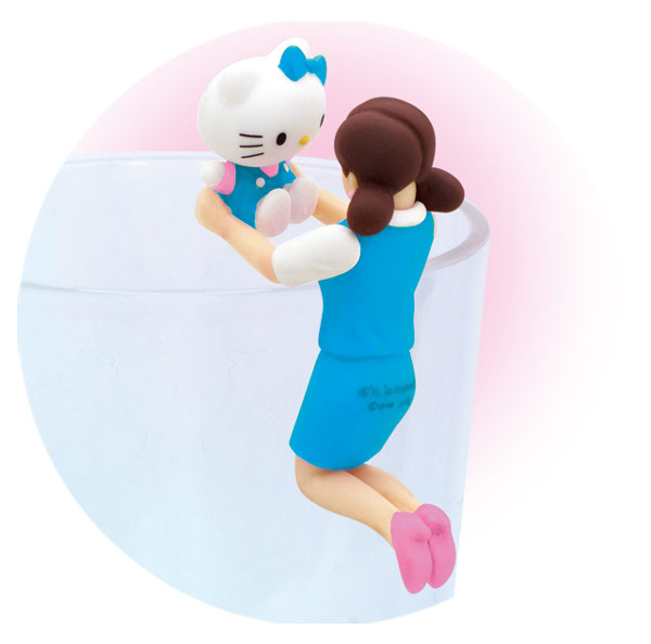 「コップのフチ子とGOTOCHI KITTY富士山」の1種。(c)1976, 2015 SANRIO CO., LTD. APPROVAL NO. SS555696 (c)タナカカツキ/KITAN CLUB