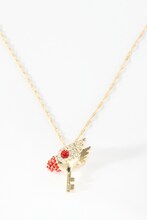 封印の鍵ネックレス(c)CLAMP・ShigatsuTsuitachi CO.,LTD./講談社