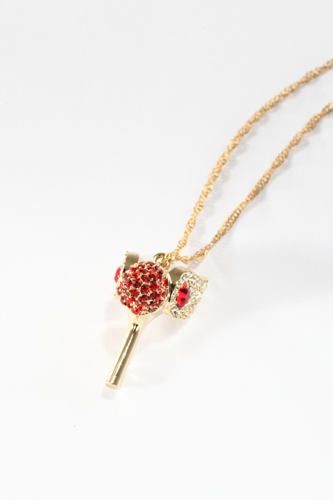 封印の鍵ネックレス(c)CLAMP・ShigatsuTsuitachi CO.,LTD./講談社