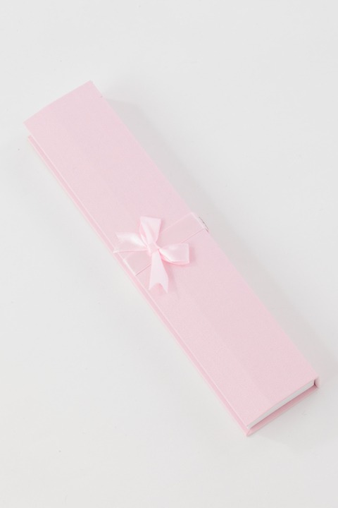 封印の鍵ネックレスのボックス。(c)CLAMP・ShigatsuTsuitachi CO.,LTD./講談社