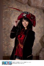 尾田栄一郎考案によるスタッフの衣装（海賊A）。