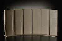 全巻集めると巨大な壁に。(c)諫山創・講談社/「進撃の巨人」製作委員会