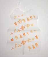 一部書店で付属する「ダンジョン飯」紙エプロン。