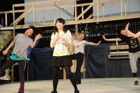 「恋する覚悟」を披露する海砂（唯月ふうか）。