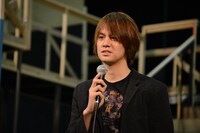 夜神月役の浦井健治。