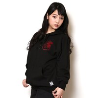 RADIO EVAのアイテムをモデルが着用した様子。※画像は企画中のもの (c)カラー