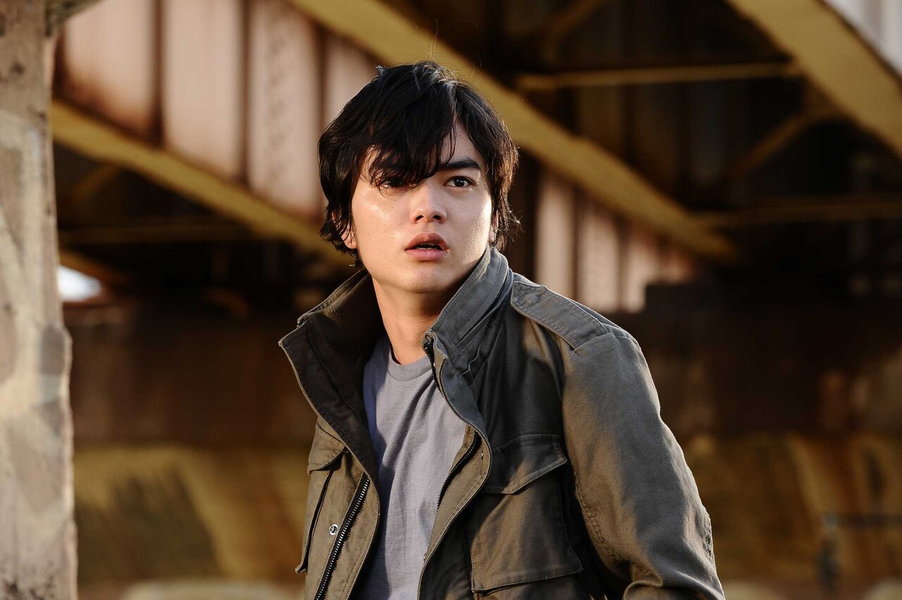 「寄生獣」の1シーン。 (c) 2015 映画「寄生獣」製作委員会