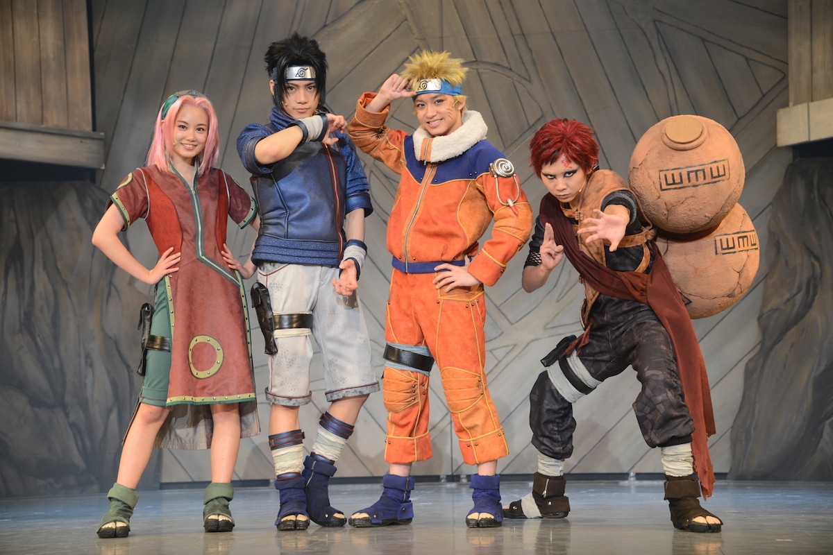 ライブ・スペクタクル「NARUTO-ナルト-」のメインキャストたち。左より春野サクラ役の伊藤優衣、うちはサスケ役の佐藤流司、うずまきナルト役の松岡広大、我愛羅役の須賀健太。