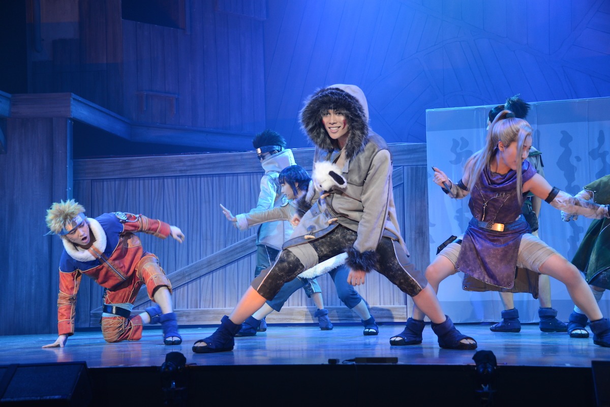 ライブ・スペクタクル「NARUTO-ナルト-」のシーン実演。(c)ライブ・スペクタクル「NARUTO-ナルト-」製作委員会2015