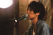 映画「群青色の、とおり道」より、歌唱シーン。 (c)「群青色の、とおり道」製作委員会、太田市