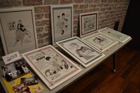 マンガ大賞2015授賞式会場に並ぶ、歴代の受賞イラスト。