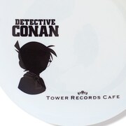 「コナンカフェ × TOWER RECORDS CAFE プレート(大)」 (c)青山剛昌/小学館・読売テレビ・TMS 1996