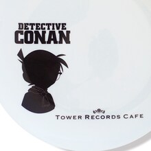 「コナンカフェ × TOWER RECORDS CAFE プレート(大)」 (c)青山剛昌/小学館・読売テレビ・TMS 1996