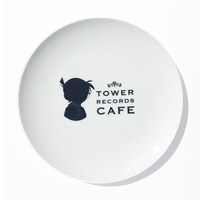 「コナンカフェ × TOWER RECORDS CAFE プレート(小)」 (c)青山剛昌/小学館・読売テレビ・TMS 1996