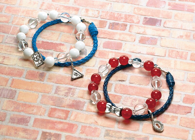 左より怪盗キッドモデル、名探偵コナンモデル。 (c)2015青山剛昌/名探偵コナン製作委員会