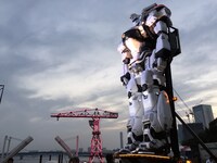 「THE NEXT GENERATION パトレイバー 首都決戦」に登場する「98式AVイングラム」の実物大ロボット。