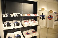 8階物販・展示スペースの様子。