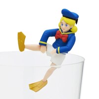 「コップのフチのあの子～ディズニーコスチュームバージョン～」の「乗り越えあの子」(c)Disney (c)タナカカツキ/KITAN CLUB