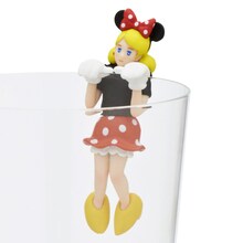 「コップのフチのあの子～ディズニーコスチュームバージョン～」の「ひっかかりあの子」(c)Disney (c)タナカカツキ/KITAN CLUB