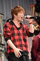 鳴子章吉役の福島潤。