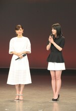 （左から）石原さとみ、桜庭ななみ。