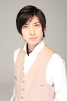 相模玲役の山本一慶。