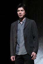 夜神月役（Wキャスト）の柿澤勇人。