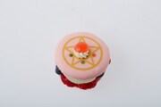 Crystal Star macaron Plateスペシャルドリンク付き（プレートセット）。 (c)T・P・T (c)Gramme Co.