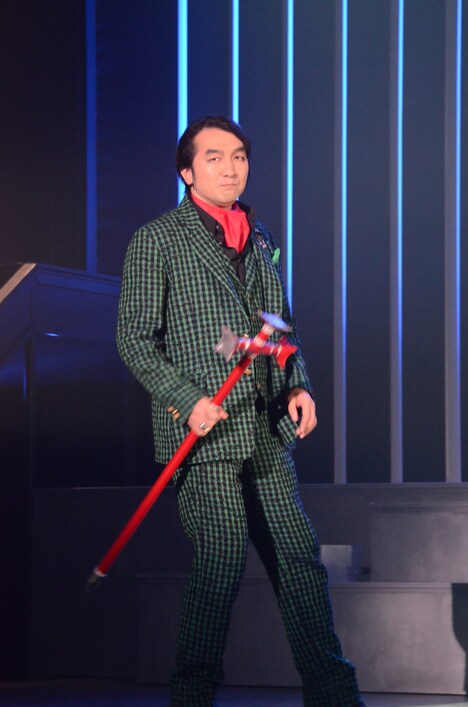 池田鉄洋演じるヘルシング教授。 (c)手塚プロダクション