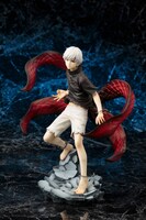 「NO MASK ver.パーツ」を装着した「ARTFX J 金木 研 AWAKENED ver.」。(c)石田スイ/集英社・東京喰種製作委員会