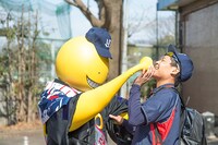 殺せんせーと中村選手。