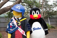 殺せんせーとつば九郎。