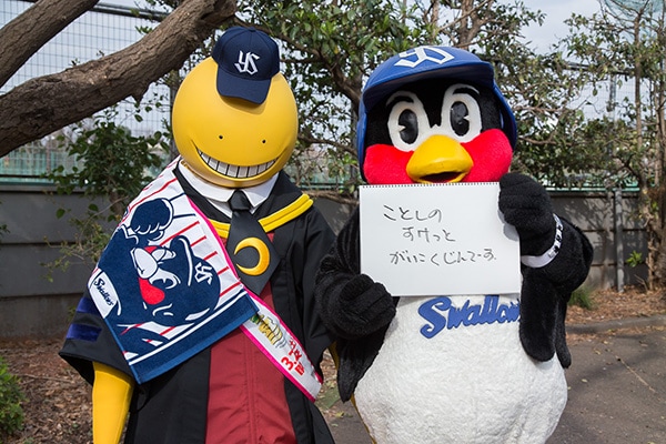 つば九郎は殺せんせーを「ことしのすけっとがいこくじんです」と紹介。