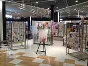「『一週間フレンズ。』完結記念ミュージアム」の展示風景。